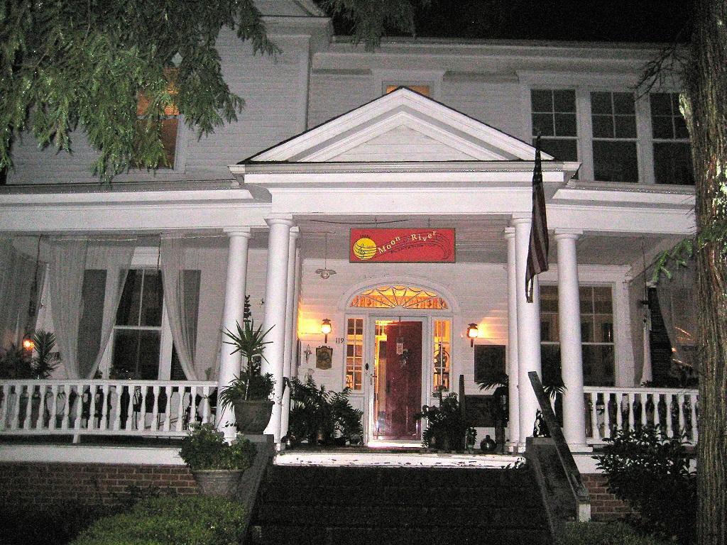 Inn Upon Moon River Plantation Chester Esterno foto