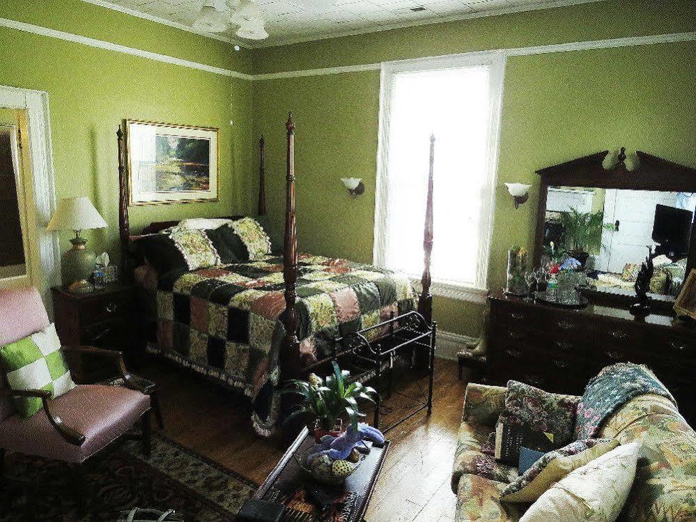 Inn Upon Moon River Plantation Chester Esterno foto