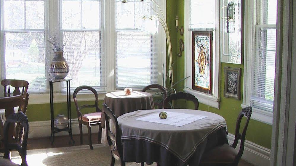 Inn Upon Moon River Plantation Chester Esterno foto